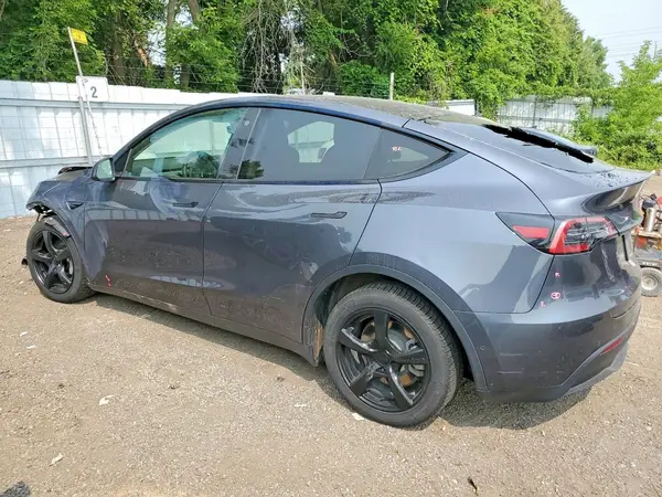 7SAYGAEE6NF427459 2022 TESLA MODEL Y - Image 2