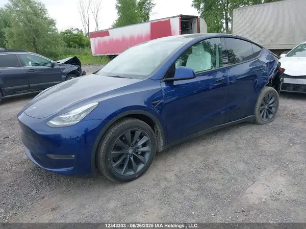 7SAYGAEE6NF429129 2022 TESLA MODEL Y - Image 2