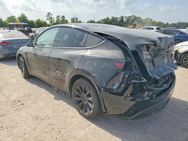 7SAYGAEE6NF464656 2022 TESLA MODEL Y - Image 2