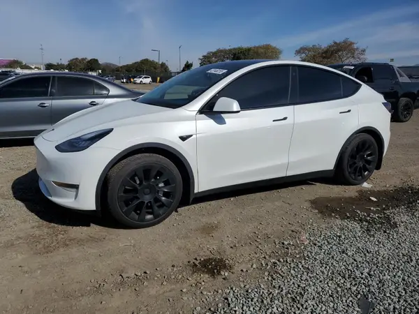 7SAYGAEE6NF489864 2022 TESLA MODEL Y - Image 1