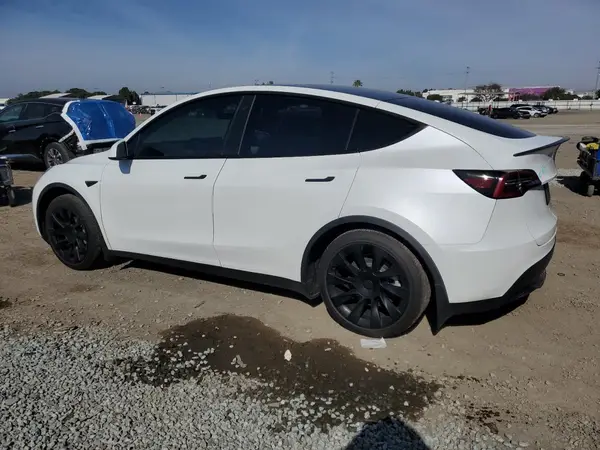7SAYGAEE6NF489864 2022 TESLA MODEL Y - Image 2