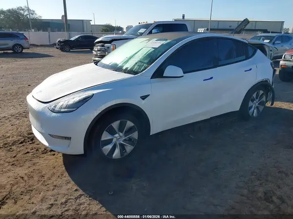 7SAYGAEE6NF507568 2022 TESLA MODEL Y - Image 2