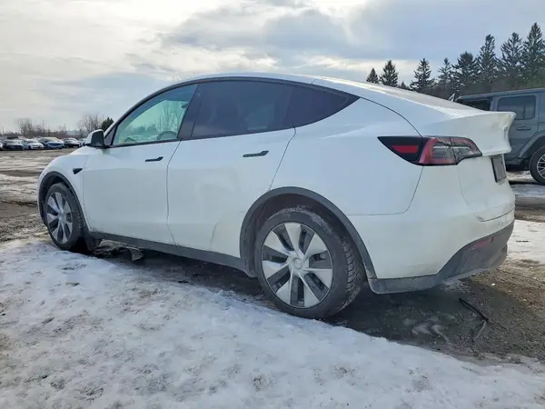 7SAYGAEE6NF518246 2022 TESLA MODEL Y - Image 2