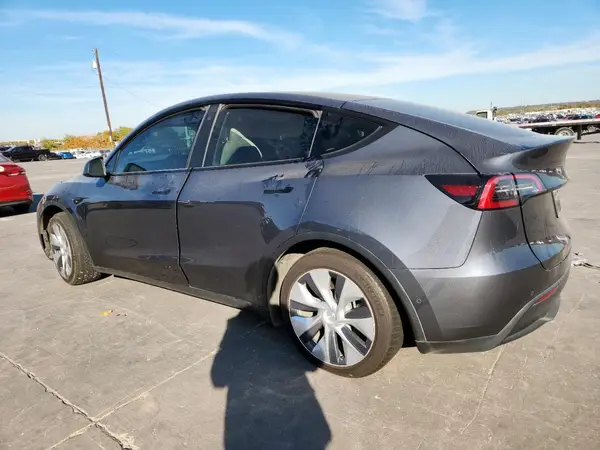 7SAYGAEE6NF521227 2022 TESLA MODEL Y - Image 2