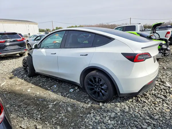 7SAYGAEE6NF523964 2022 TESLA MODEL Y - Image 2