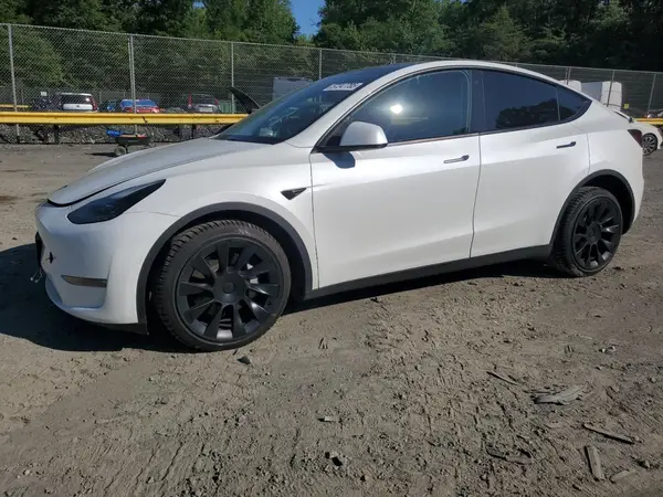 7SAYGAEE6NF534589 2022 TESLA MODEL Y - Image 1