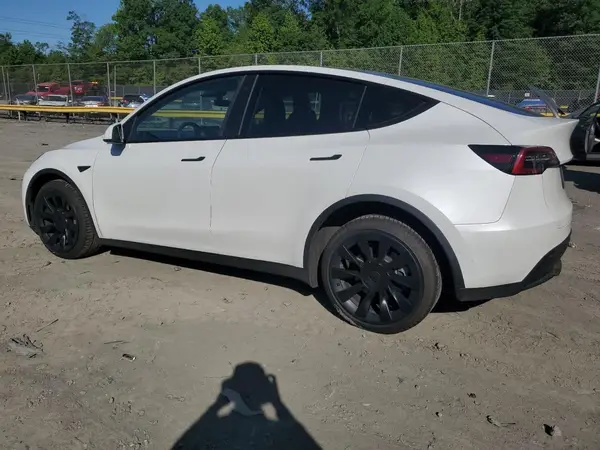 7SAYGAEE6NF534589 2022 TESLA MODEL Y - Image 2