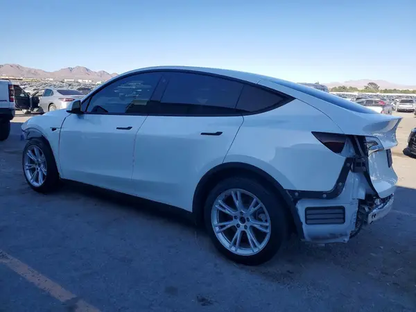 7SAYGAEE6NF535984 2022 TESLA MODEL Y - Image 2