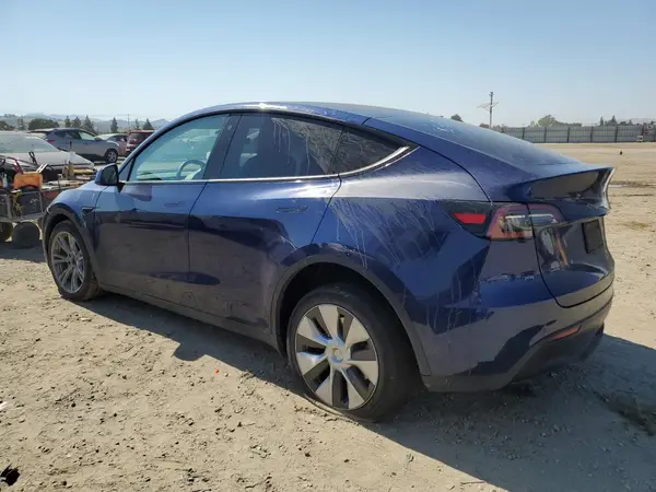 7SAYGAEE6NF573991 2022 TESLA MODEL Y - Image 2