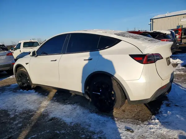 7SAYGAEE6PF585481 2023 TESLA MODEL Y - Image 2