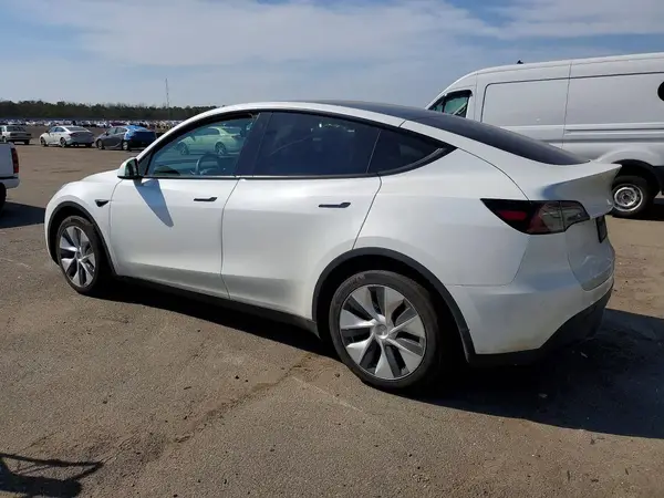 7SAYGAEE6PF598621 2023 TESLA MODEL Y - Image 2