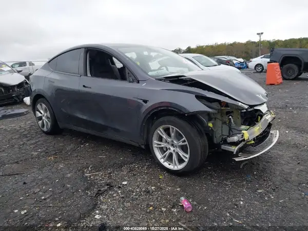 7SAYGAEE6PF600769 2023 TESLA MODEL Y - Image 1