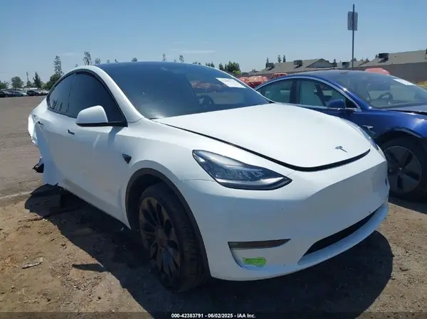 7SAYGAEE6PF610721 2023 TESLA MODEL Y - Image 1