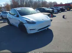 7SAYGAEE6PF637708 2023 TESLA MODEL Y