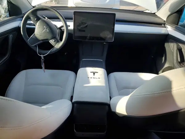 7SAYGAEE6PF644884 2023 TESLA MODEL Y - Image 8