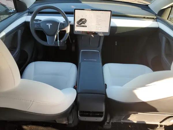 7SAYGAEE6PF645646 2023 TESLA MODEL Y - Image 8