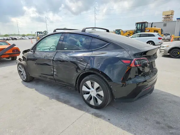 7SAYGAEE6PF692949 2023 TESLA MODEL Y - Image 2