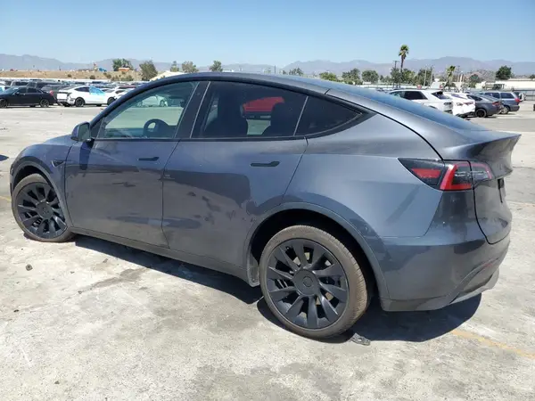 7SAYGAEE6PF710527 2023 TESLA MODEL Y - Image 2
