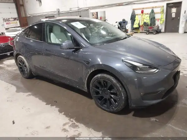 7SAYGAEE6PF712391 2023 TESLA MODEL Y - Image 1