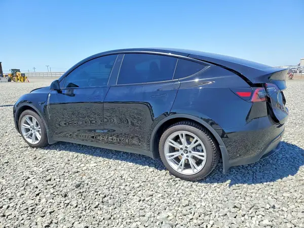 7SAYGAEE6PF742569 2023 TESLA MODEL Y - Image 2