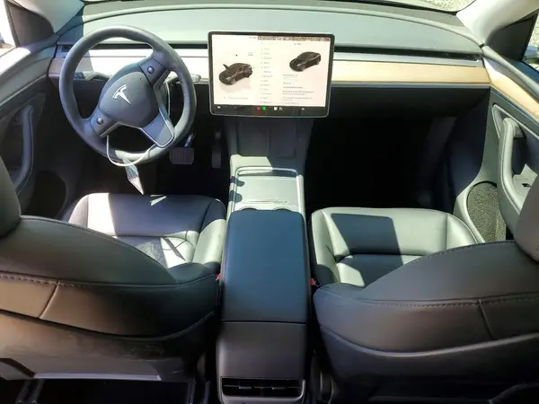 7SAYGAEE6PF742569 2023 TESLA MODEL Y - Image 8