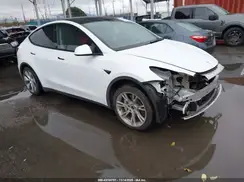 7SAYGAEE6PF744113 2023 TESLA MODEL Y