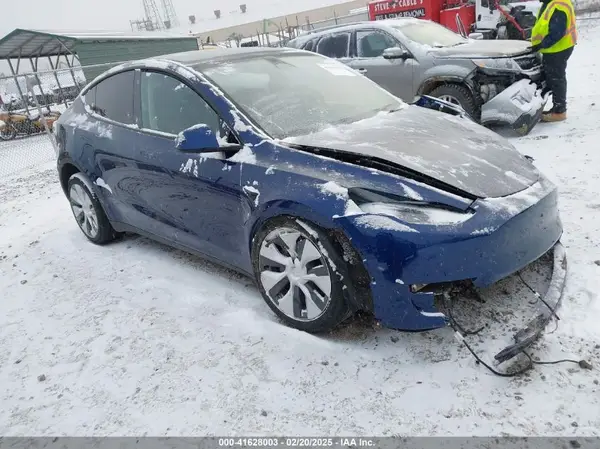 7SAYGAEE6PF770971 2023 TESLA MODEL Y - Image 1