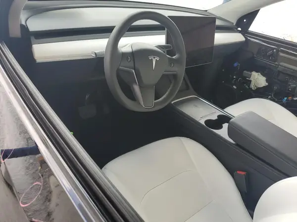 7SAYGAEE6PF792033 2023 TESLA MODEL Y - Image 8