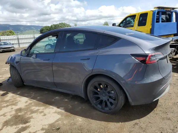 7SAYGAEE6PF792081 2023 TESLA MODEL Y - Image 2
