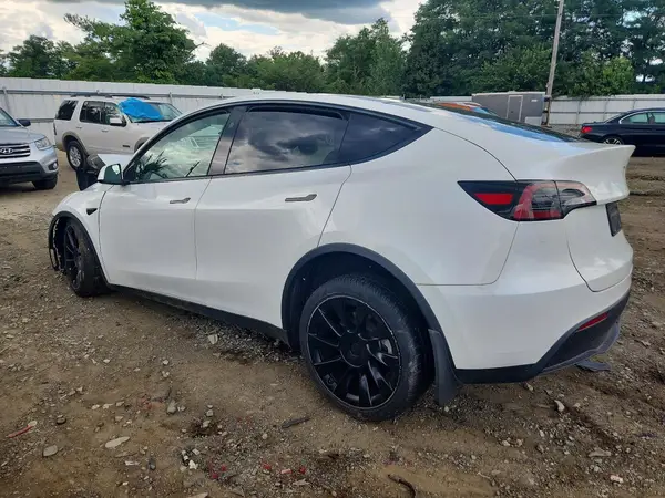 7SAYGAEE6PF804780 2023 TESLA MODEL Y - Image 2