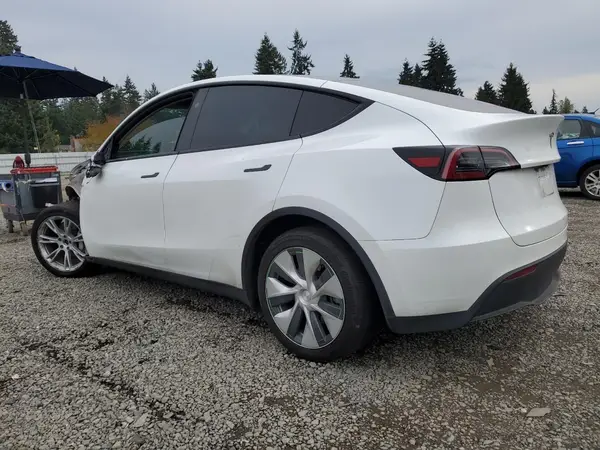 7SAYGAEE6PF835172 2023 TESLA MODEL Y - Image 2