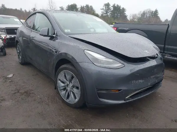 7SAYGAEE6PF850027 2023 TESLA MODEL Y - Image 1