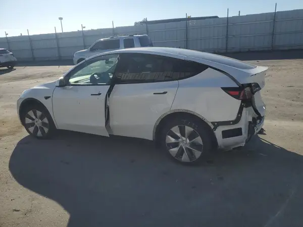 7SAYGAEE6PF861688 2023 TESLA MODEL Y - Image 2