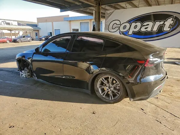 7SAYGAEE6PF869970 2023 TESLA MODEL Y - Image 2