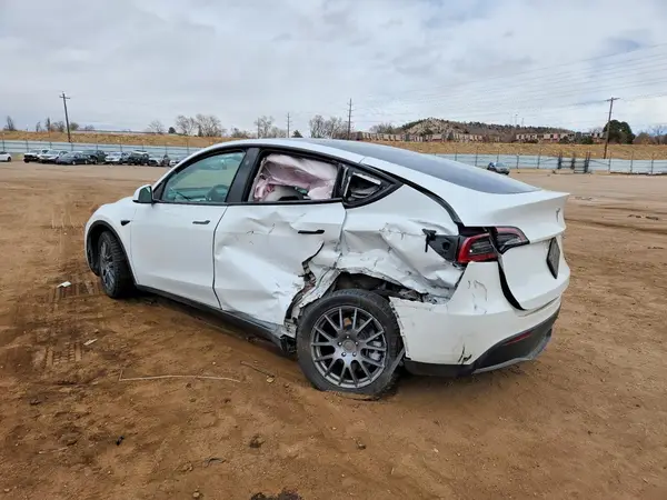 7SAYGAEE6PF881438 2023 TESLA MODEL Y - Image 2