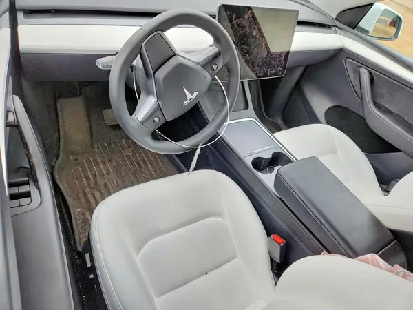 7SAYGAEE6PF881438 2023 TESLA MODEL Y - Image 8