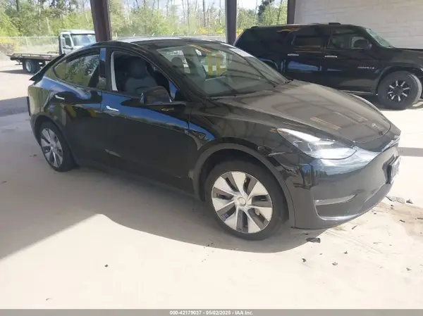 7SAYGAEE6PF926507 2023 TESLA MODEL Y - Image 1
