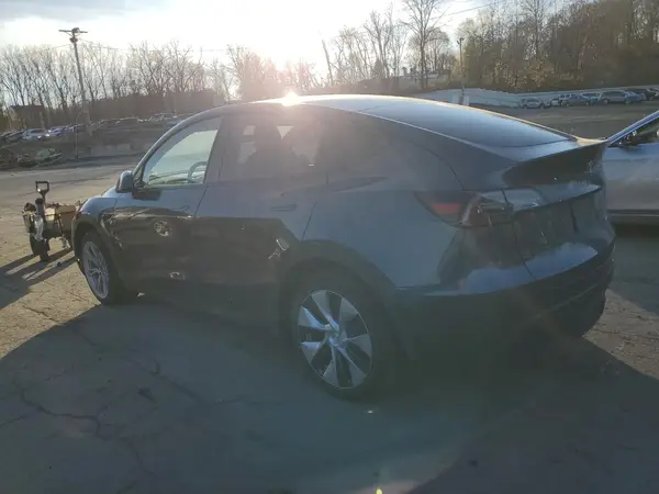 7SAYGAEE6PF967994 2023 TESLA MODEL Y - Image 2