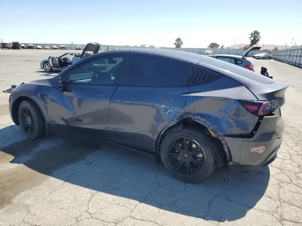 7SAYGAEE6PF977702 2023 TESLA MODEL Y - Image 2