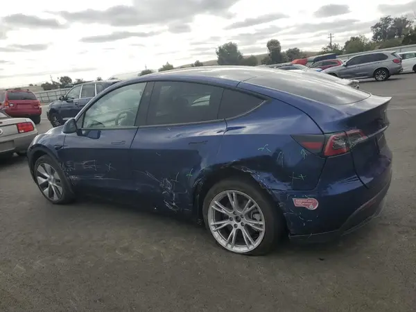 7SAYGAEE6PF979286 2023 TESLA MODEL Y - Image 2