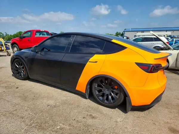 7SAYGAEE6RF029884 2024 TESLA MODEL Y - Image 2