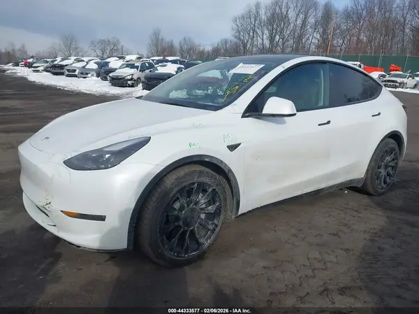 7SAYGAEE6RF080298 2024 TESLA MODEL Y - Image 2