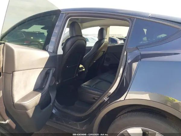 7SAYGAEE6RF083699 2024 TESLA MODEL Y - Image 8