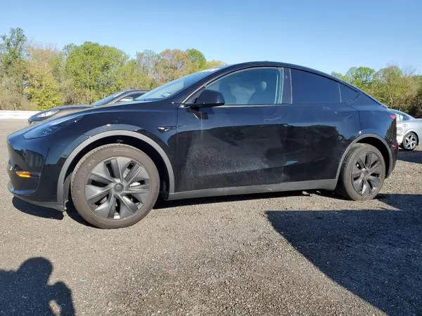 7SAYGAEE6RF106267 2024 TESLA MODEL Y - Image 1