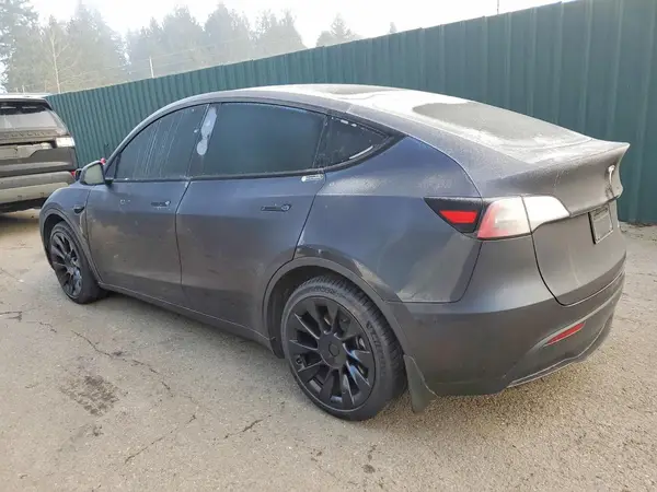 7SAYGAEE6RF120069 2024 TESLA MODEL Y - Image 2