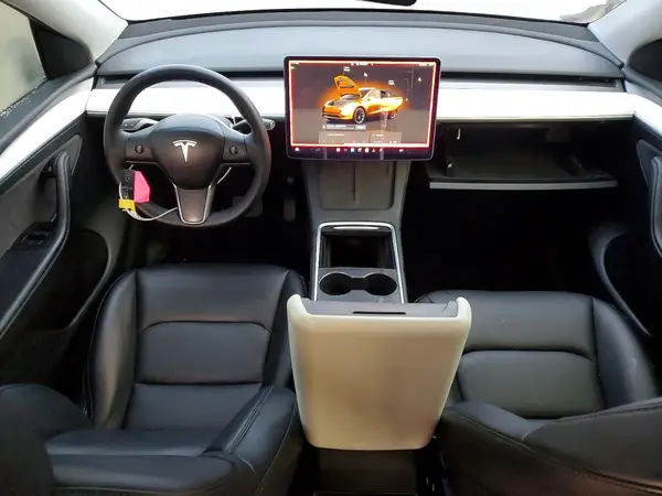 7SAYGAEE6RF120069 2024 TESLA MODEL Y - Image 8