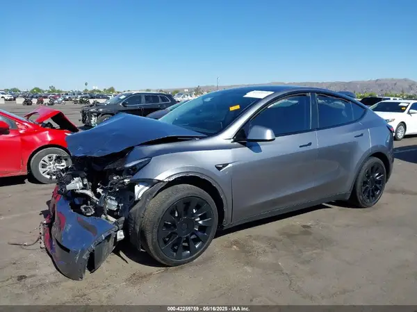 7SAYGAEE6RF155551 2024 TESLA MODEL Y - Image 2