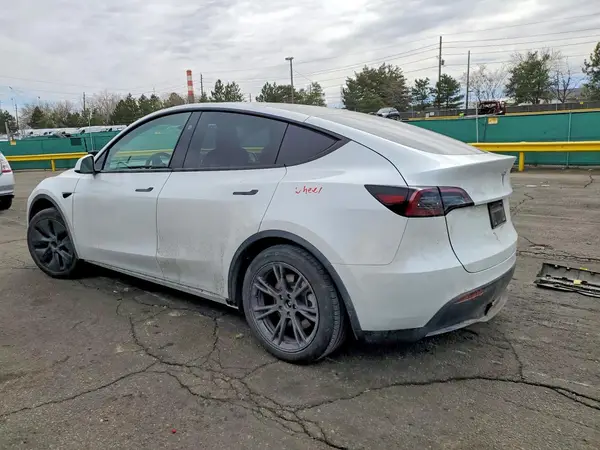 7SAYGAEE6RF191837 2024 TESLA MODEL Y - Image 2