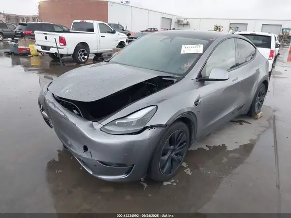 7SAYGAEE6RF194446 2024 TESLA MODEL Y - Image 2