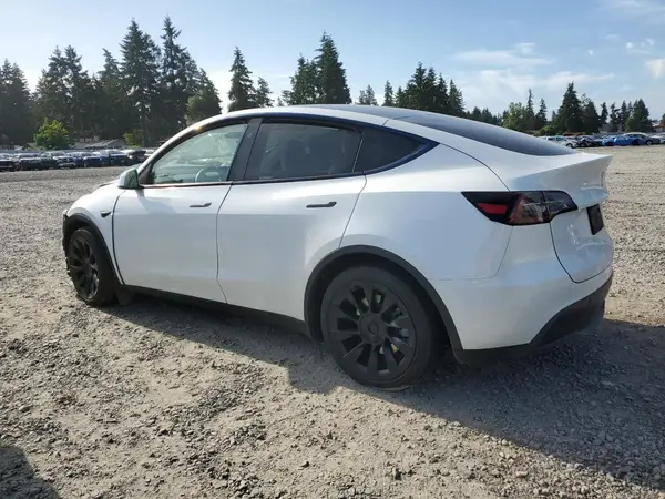 7SAYGAEE6RF985513 2024 TESLA MODEL Y - Image 2